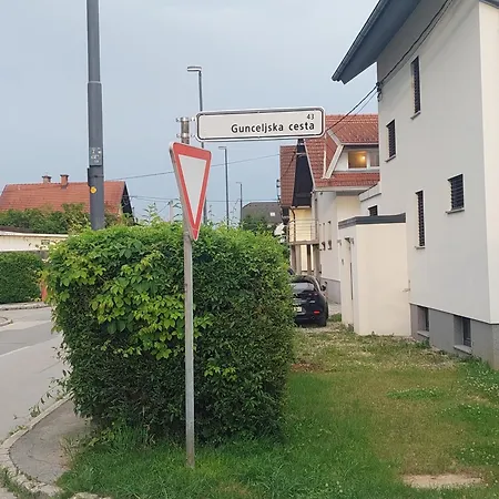 Jo-ma Apartma - Safe Parking *