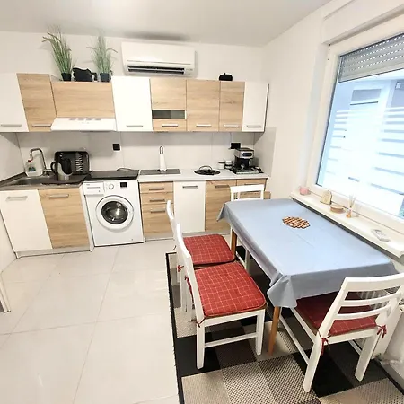 Jo-ma Apartma - Safe Parking *