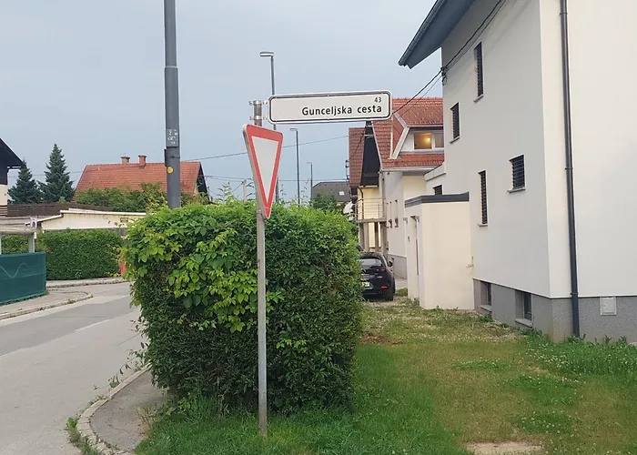 Jo-ma Apartma - Safe Parking *